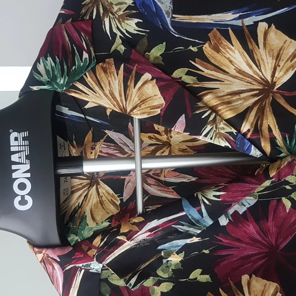 Zara Basics Floral Button Down Shirt - Picture 2 of 7